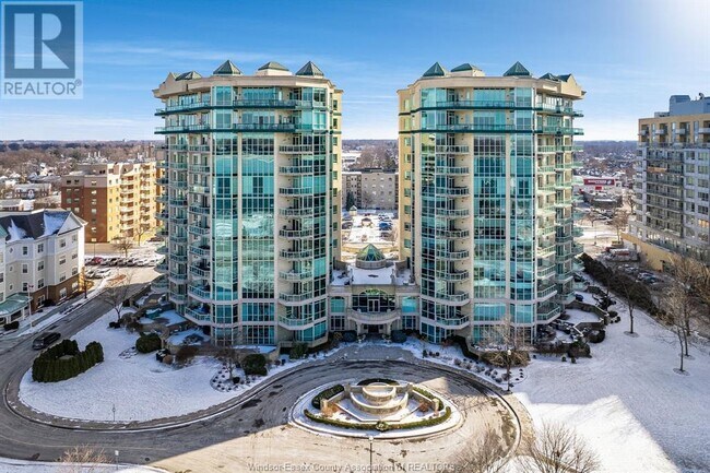 property at 4955 Riverside Dr E