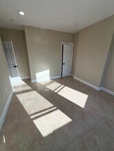 265 N 7th St, Unit Modern and Spacious in Newark, NJ - Building Photo - Building Photo