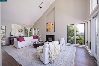 47 El Gavilan Rd in Orinda, CA - Building Photo - Building Photo