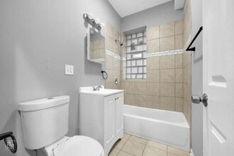 7210 S Carpenter St, Unit 1 in Chicago, IL - Foto de edificio - Building Photo