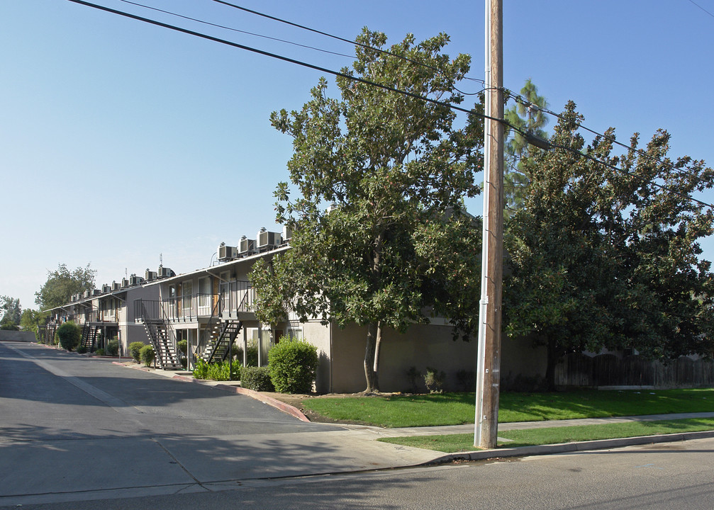 Huntington Places Apartments in Fresno, CA - Building Photo