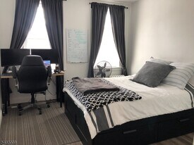 81 Glenridge Ave, Unit 2 in Montclair, NJ - Building Photo