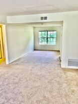 2517 Hydraulic Rd in Charlottesville, VA - Building Photo