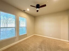 7333 Valley View Ln in Dallas, TX - Building Photo - Building Photo