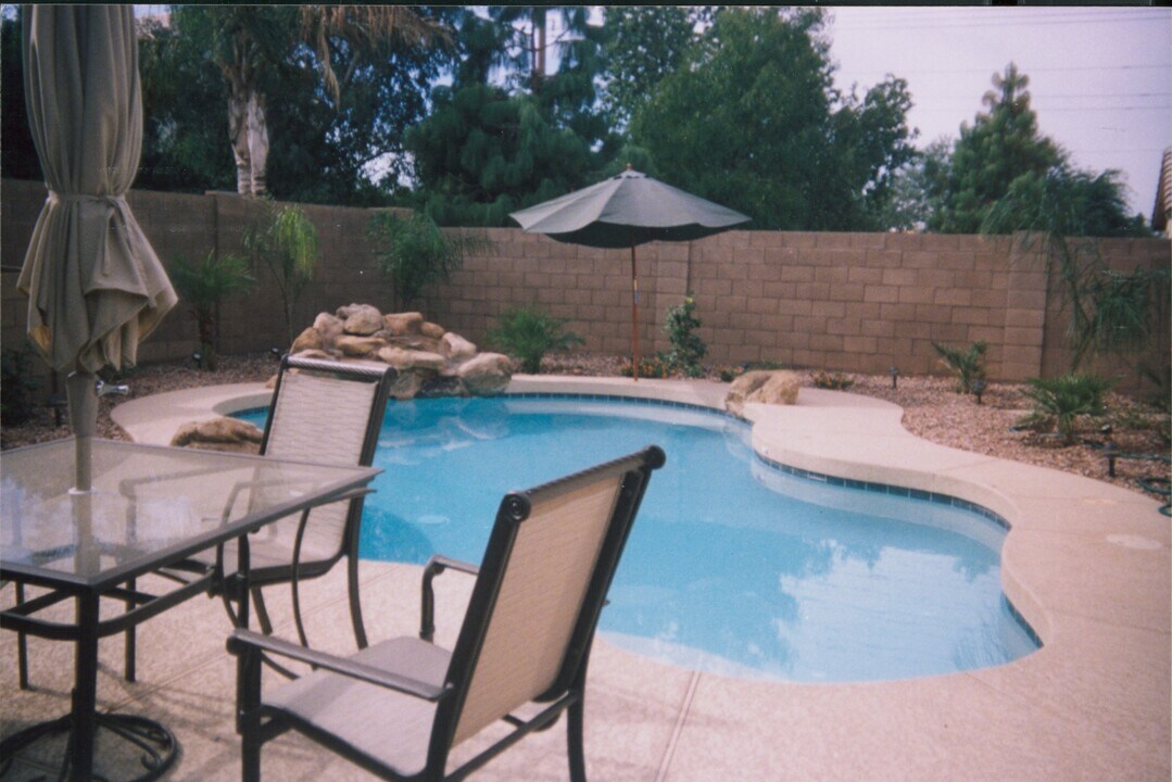 1609 E Tremaine Ave in Gilbert, AZ - Building Photo