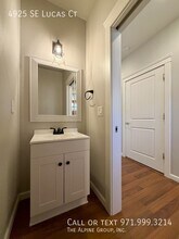 4925 SE Lucas Ct in Milwaukie, OR - Building Photo - Building Photo