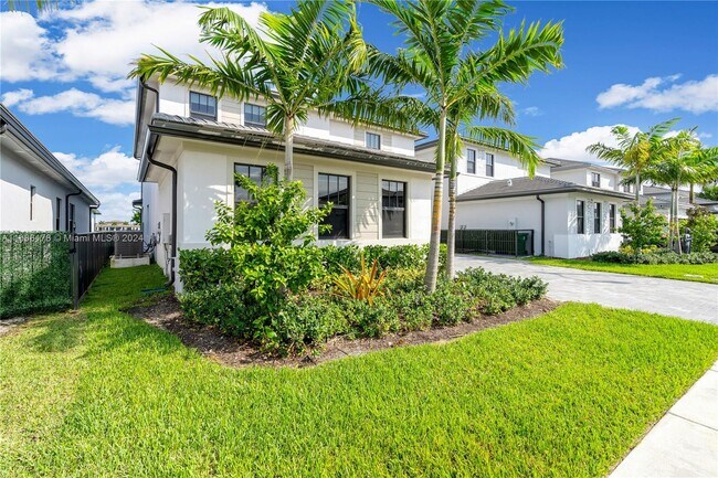 17571 SW 46th St in Miramar, FL - Building Photo - Building Photo