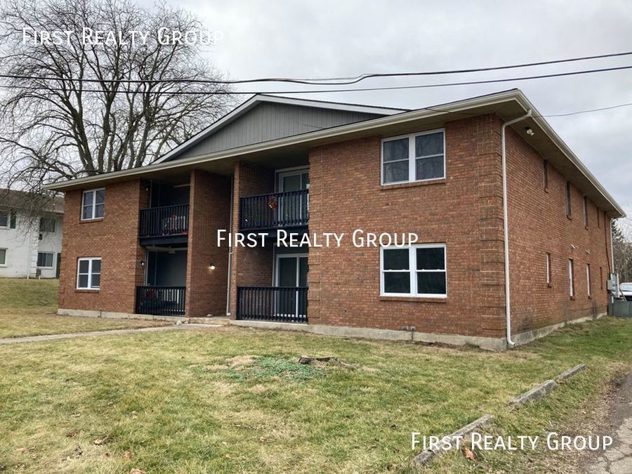 305 N Broadway St-Unit -#4 in Trotwood, OH - Foto de edificio