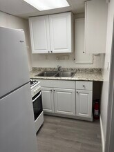 303 Indian Hills Dr, Unit 2 in Fort Pierce, FL - Building Photo - Building Photo