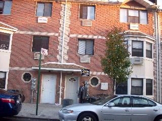 290 Eldert St in Brooklyn, NY - Building Photo