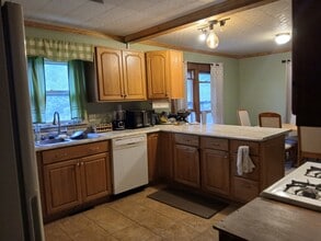 1106 W Hempstead Ave in Fairfield, IA - Building Photo - Building Photo