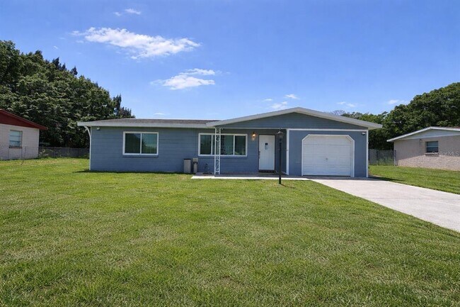 2403 Cleveland Rd in Sebring, FL - Building Photo - Building Photo