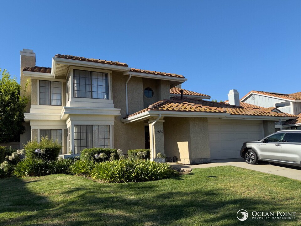 12659 Hillside Dr in Moorpark, CA - Building Photo