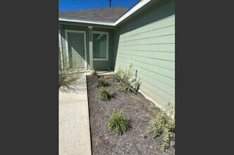 427 Gabbro Gdns in Maxwell, TX - Foto de edificio - Building Photo
