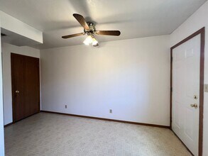 105 Wood Ct in East Peoria, IL - Building Photo - Building Photo