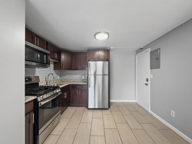 19 Grove St in Methuen, MA - Building Photo - Building Photo