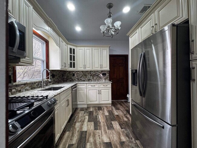 2772 John F. Kennedy Blvd in Jersey City, NJ - Building Photo - Building Photo
