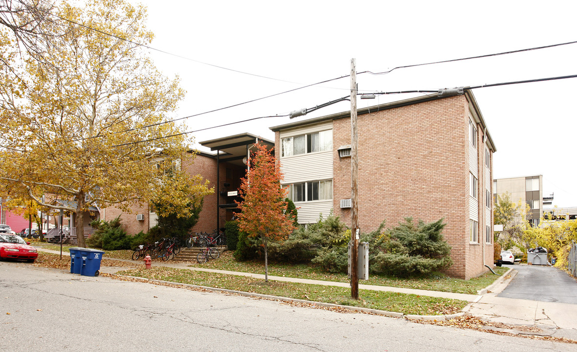 1015 E Ann St in Ann Arbor, MI - Foto de edificio