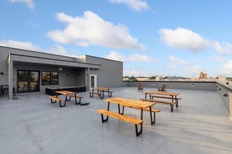 308 W Chelten Ave in Philadelphia, PA - Building Photo - Building Photo