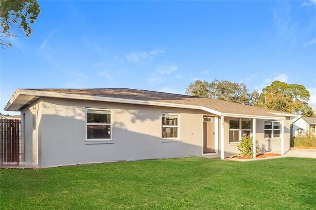 7503 W New Orleans Ave in Tampa, FL - Building Photo - Building Photo