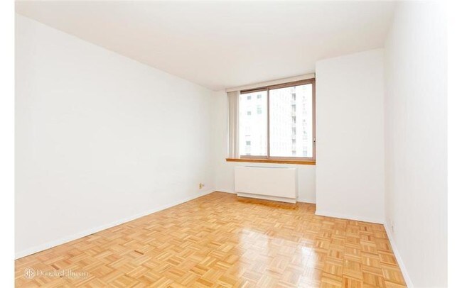 235 E 40th St-Unit -#F37 in New York, NY - Building Photo - Building Photo