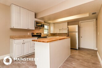 17734 Rivendel Rd in Lutz, FL - Foto de edificio - Building Photo