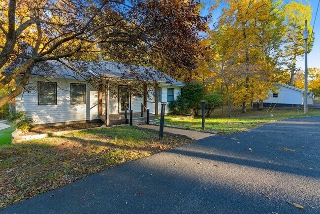 376 County Rd 1125 B in Benton, KY - Building Photo - Building Photo