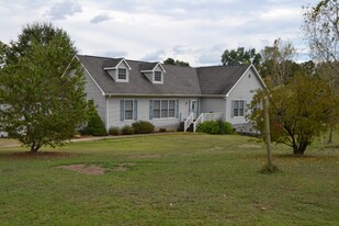 224 Mohele Rd in Farmville, VA - Building Photo