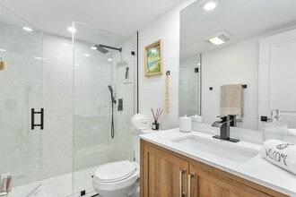 330 N Federal Hwy, Unit 211 in Deerfield Beach, FL - Building Photo - Building Photo