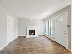 2537 Michelle Dr in Sacramento, CA - Building Photo - Building Photo