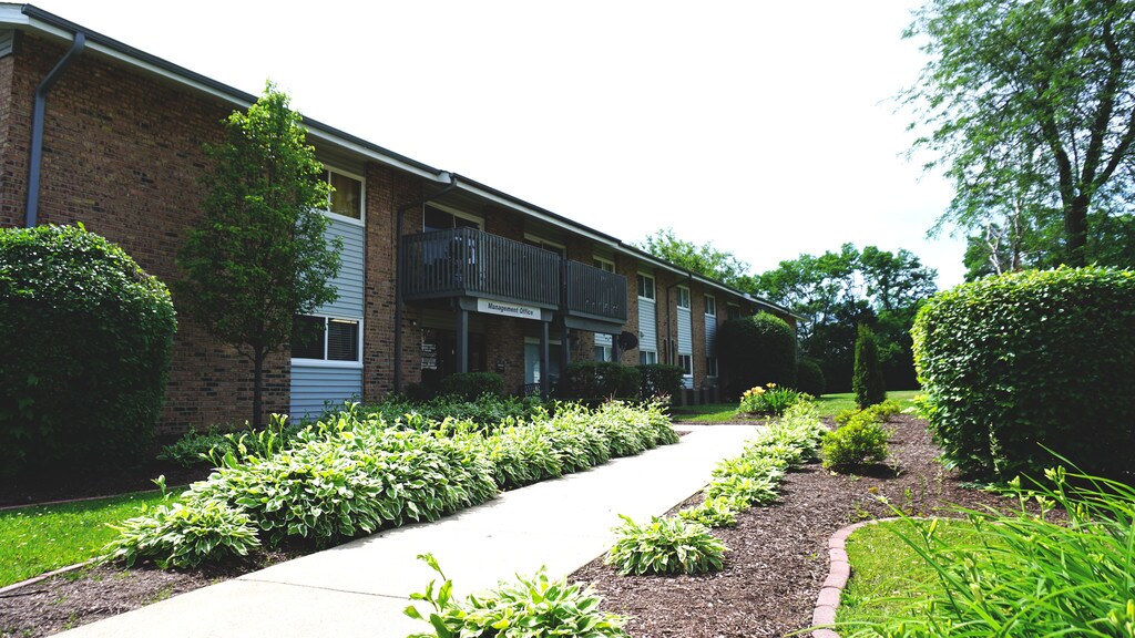 Waterfall Glen Apartments in Willowbrook, IL