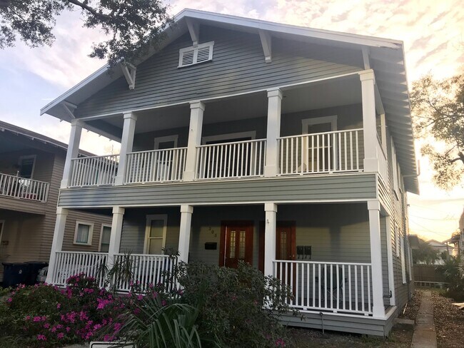 property at 305 S Newport Ave