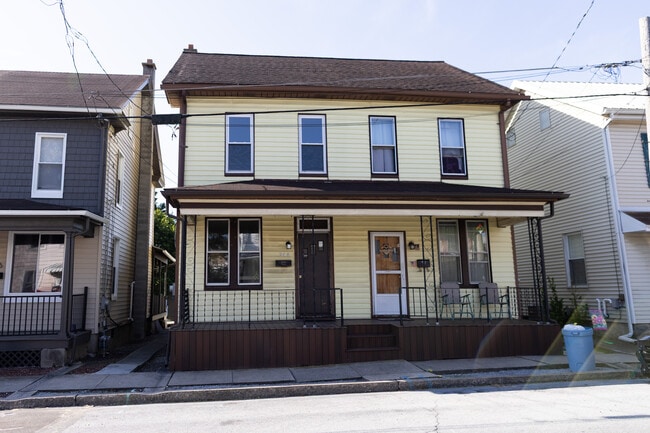 property at 208 W Carpenter Ave