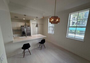 695 Hibiscus St in West Palm Beach, FL - Building Photo