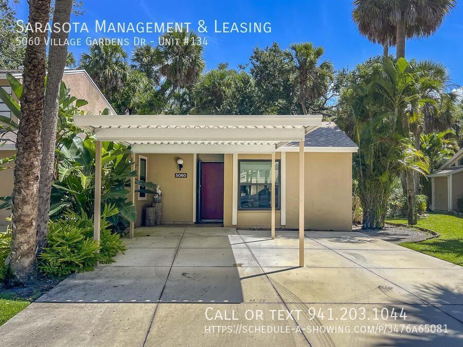 5060 Village Garden Dr in Sarasota, FL - Building Photo