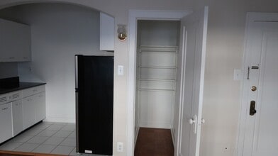 1209 W Sherwin Ave in Chicago, IL - Building Photo - Building Photo