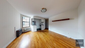 240 Waverly Pl in New York, NY - Building Photo