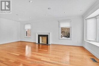 310 Hidden Trail in Toronto, ON - Building Photo - Building Photo