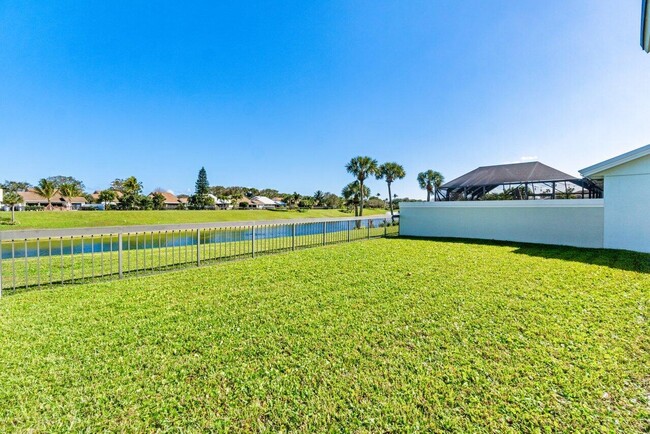 247 River Park Dr in Jupiter, FL - Building Photo - Building Photo