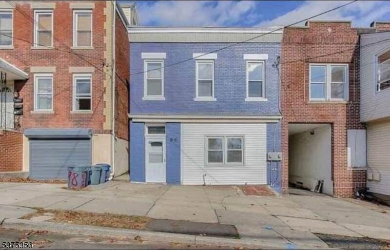 96 King St in Nutley, NJ - Building Photo