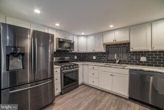 1754 Woodridge Ct in Crofton, MD - Building Photo - Building Photo