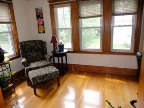 8 Belmont St, Unit 2 in Newton, MA - Building Photo - Building Photo