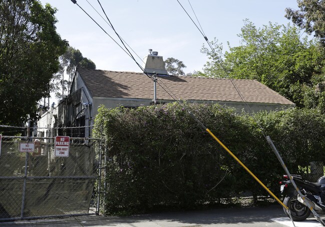 627 51st St in Oakland, CA - Foto de edificio - Building Photo