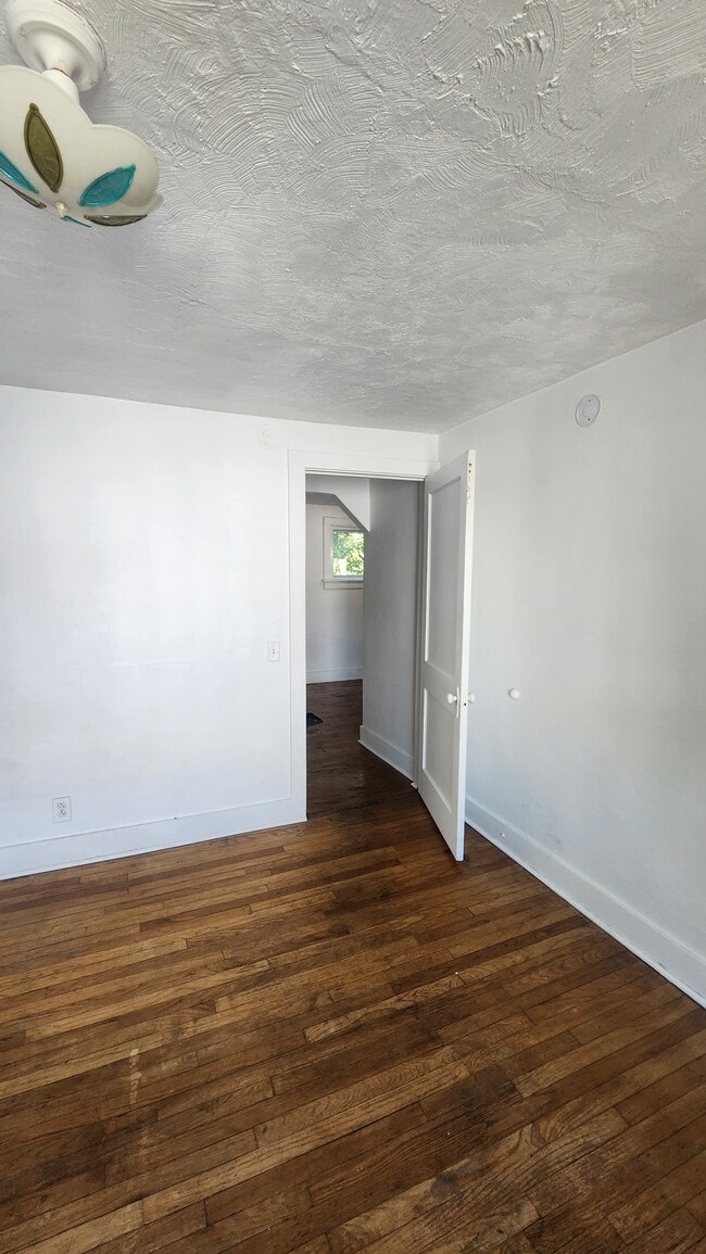 33 Day St, Unit 10 in Fredonia, NY - Foto de edificio - Building Photo