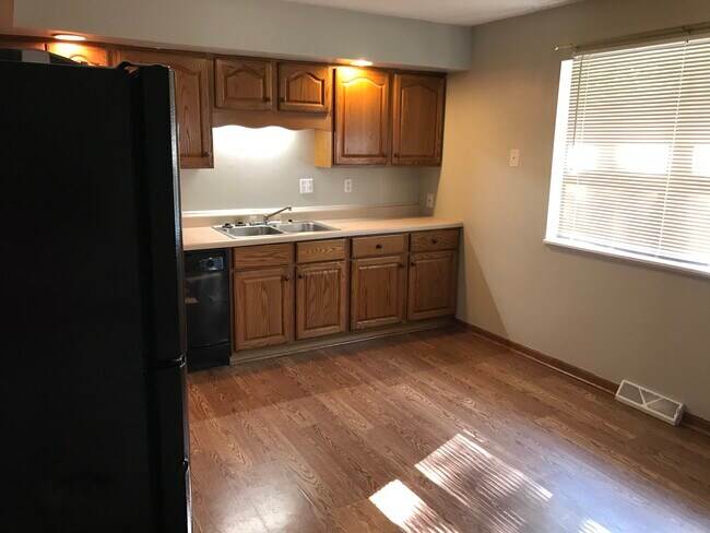 4733 Apple Tree Ln in Columbia, MO - Building Photo - Building Photo