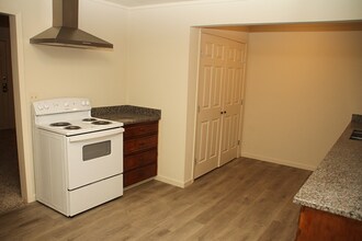 201 N McEntire Ct in Fort Worth, TX - Building Photo - Building Photo
