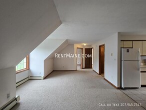 7 Hartley St, Unit C311 in Lewiston, ME - Foto de edificio - Building Photo