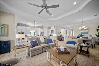 9361 Terresina Dr in Naples, FL - Building Photo - Building Photo