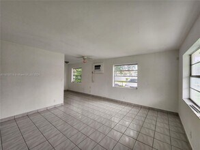 1512 N 19th Ave-Unit -1 in Hollywood, FL - Building Photo - Building Photo