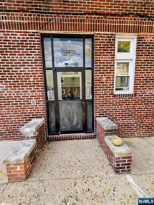 32-34-34 Halstead St in Kearny, NJ - Building Photo